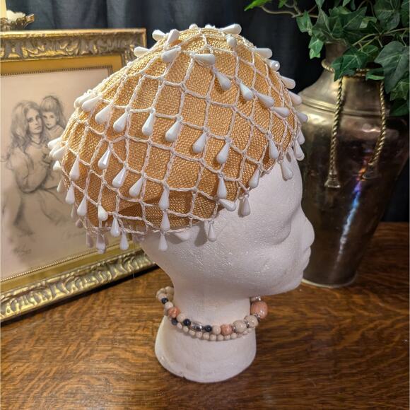 Vintage 1960s MCM Beaded Light Beige Woven Straw Puffy Bubble Hat, Mr. John Jr. - Picture 5 of 8